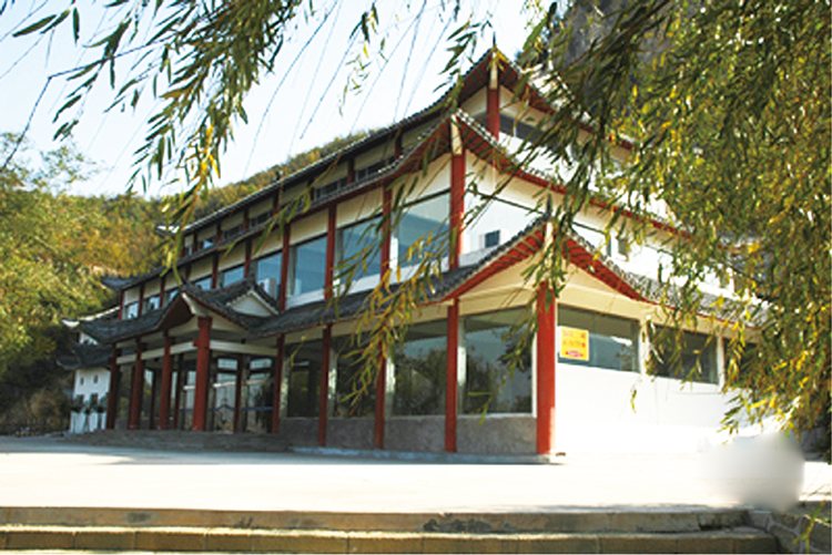 靈寶娘娘山風景區(qū)酒店.jpg